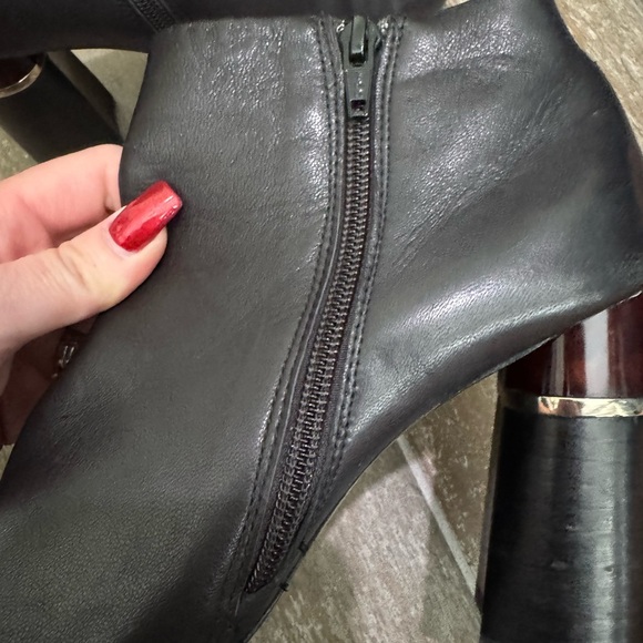 Antonio Melani Black Octavien Leather Preppy Detail On Heel Ankle Boots Size 6.5 - Picture 8 of 10